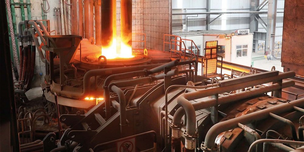 Zero-Bucket EAF in Operation at Guihang Metal Products